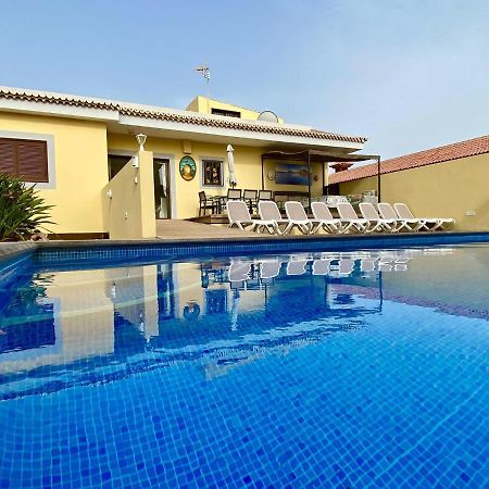 Vivienda Vacacional Tinizara Арона Екстериор снимка