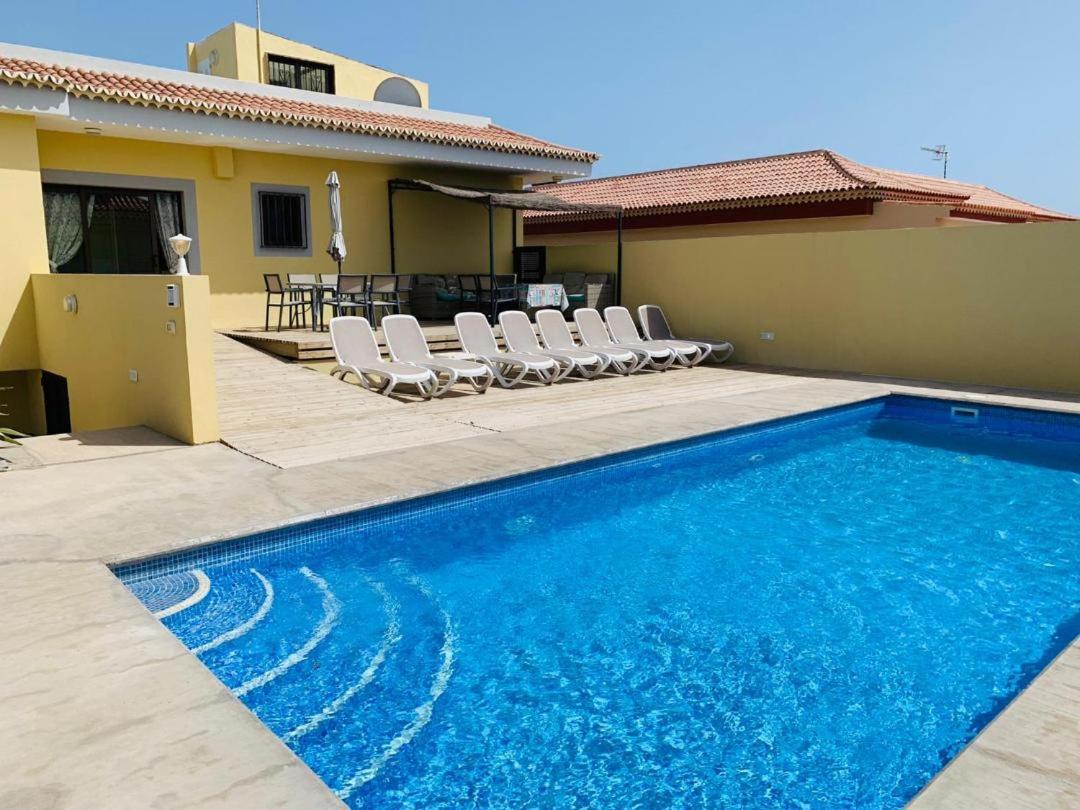 Vivienda Vacacional Tinizara Арона Екстериор снимка